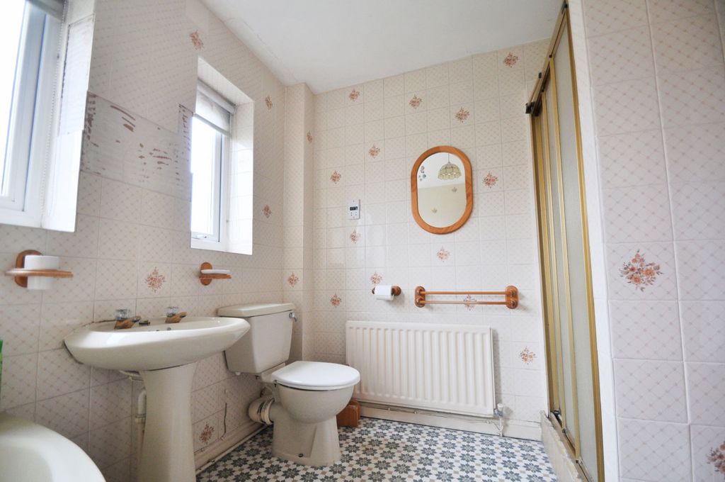 Property photo 3 of 33