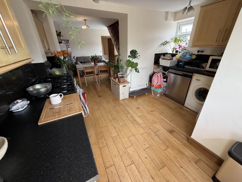Property photo 2 of 16 Kitchen