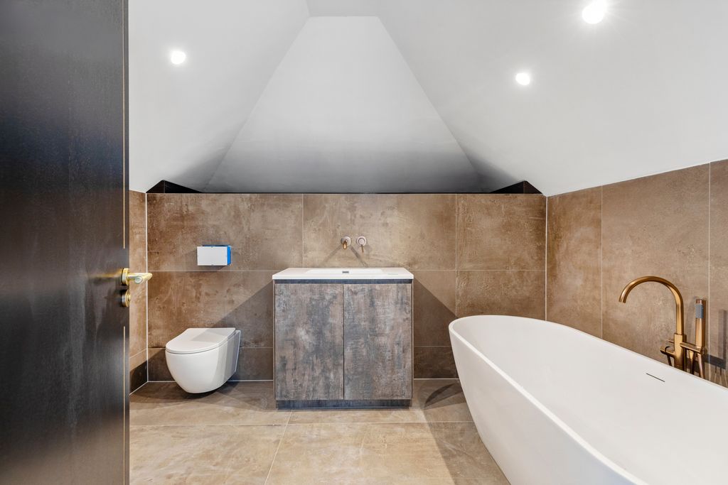Additional image 19 of 5 bed detached house for saleThe Pipers Pipers Green Lane, Edgware HA8