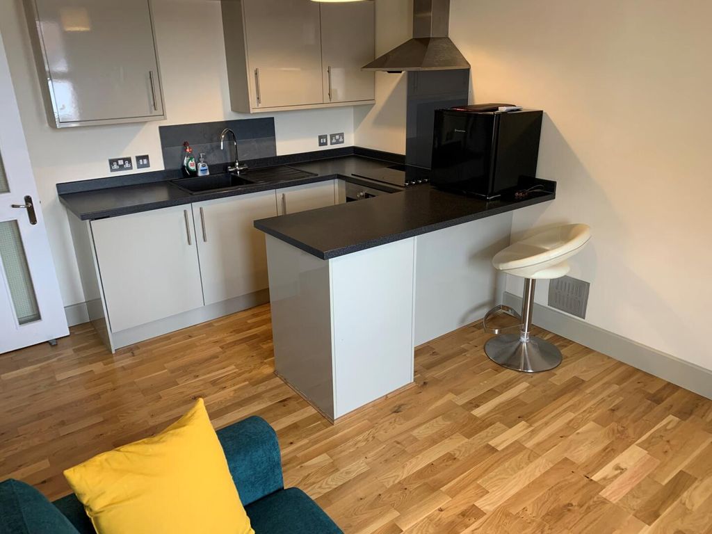 Property photo 2 of 7 Kitchen