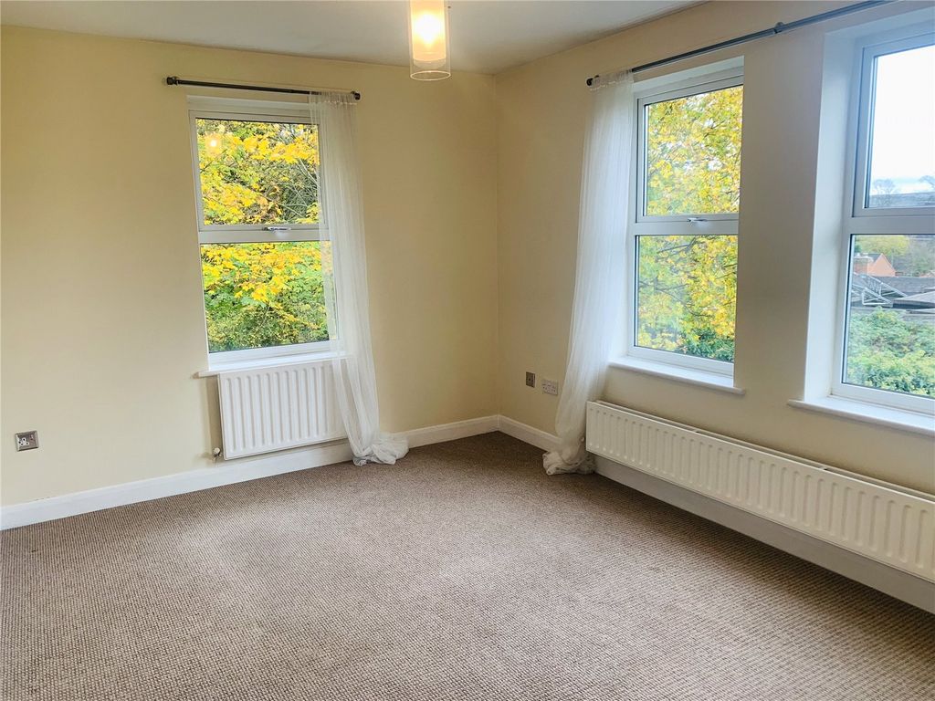 Property photo 2 of 11 Picture No. 13