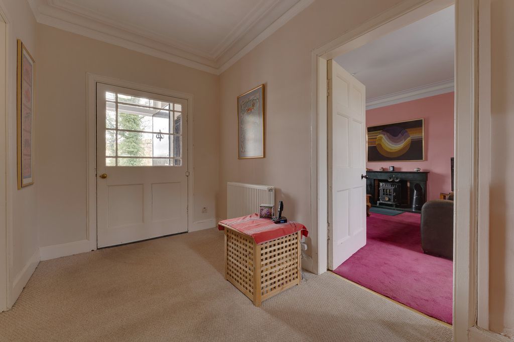 Property photo 3 of 32