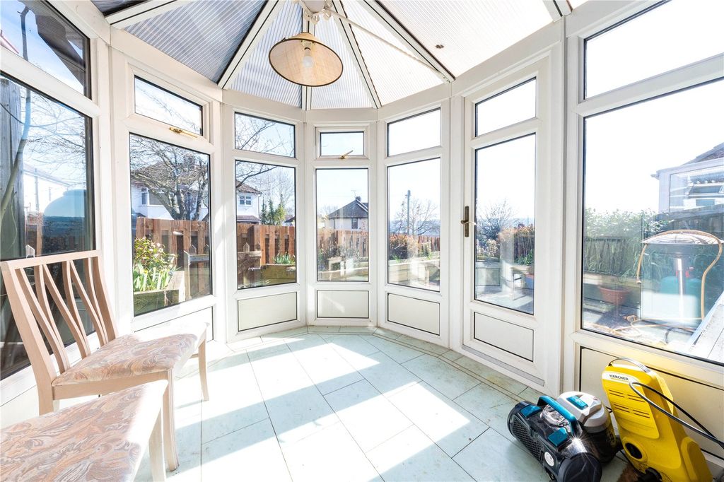 Property photo 3 of 15 Conservatory