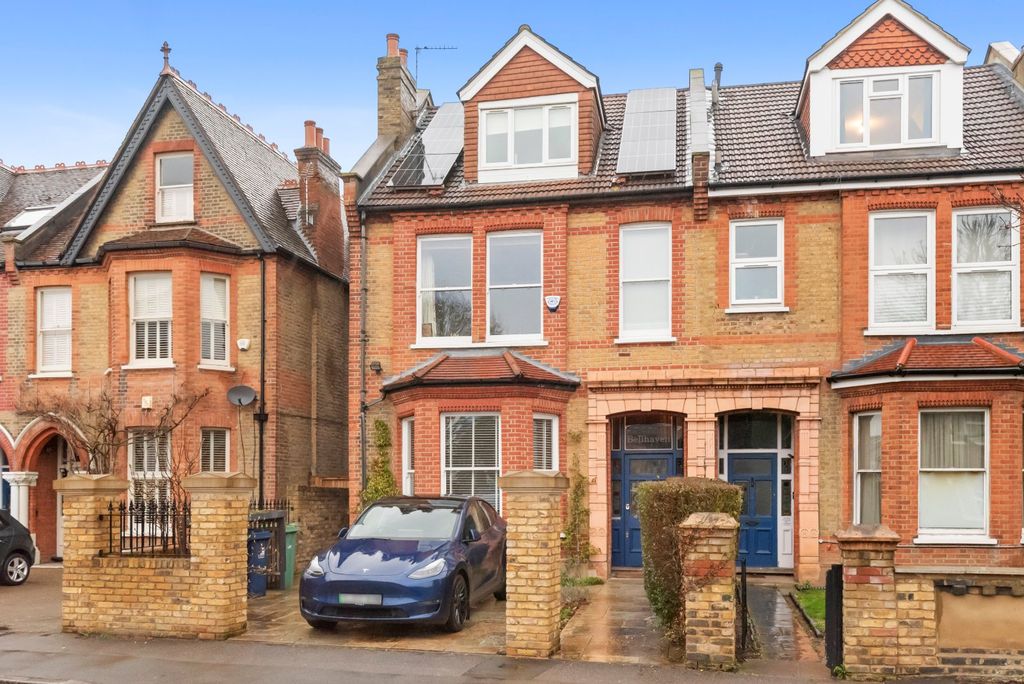 Property photo 2 of 18