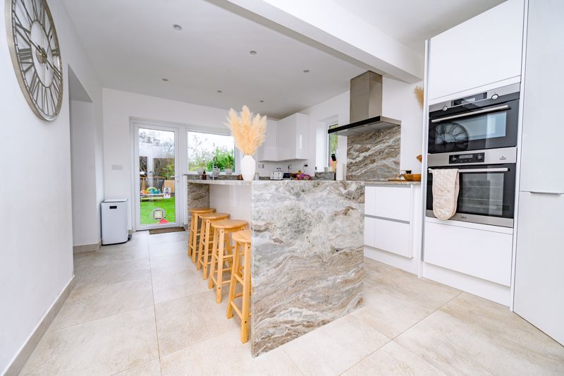 Property photo 2 of 20 Kitchen