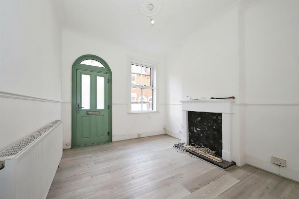 Property photo 3 of 14