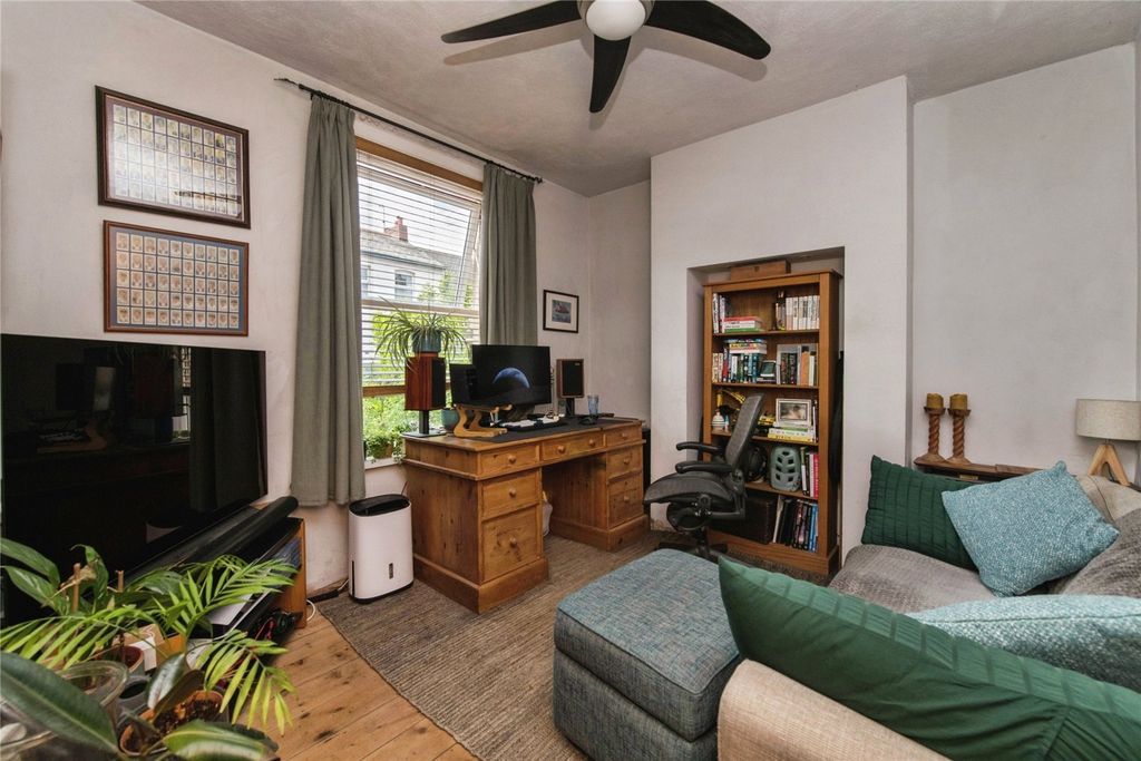 Property photo 2 of 17 Picture No. 03