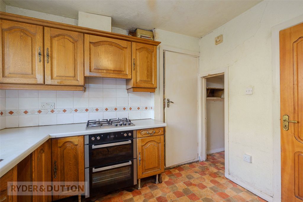 Property photo 3 of 23 Kitchen
