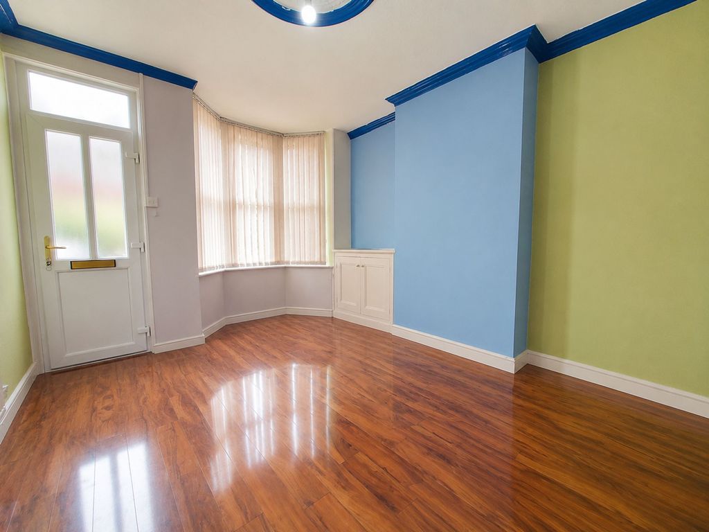 Property photo 3 of 11 Living Room