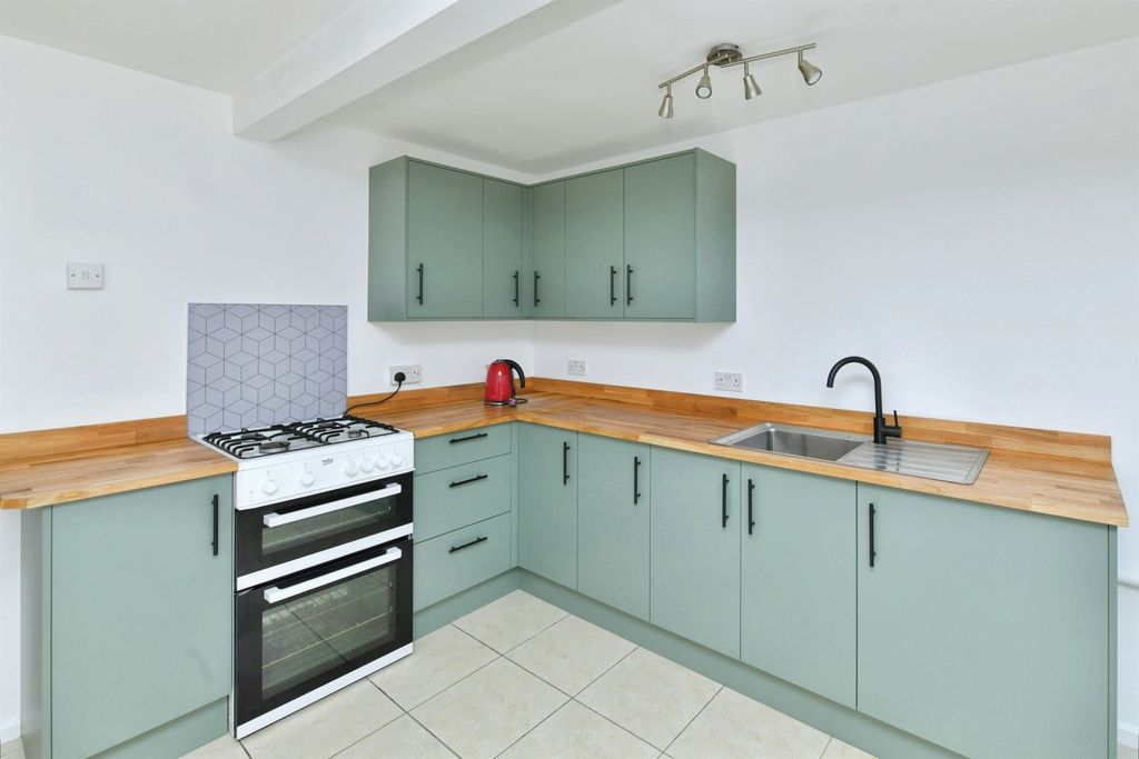 Property photo 2 of 18