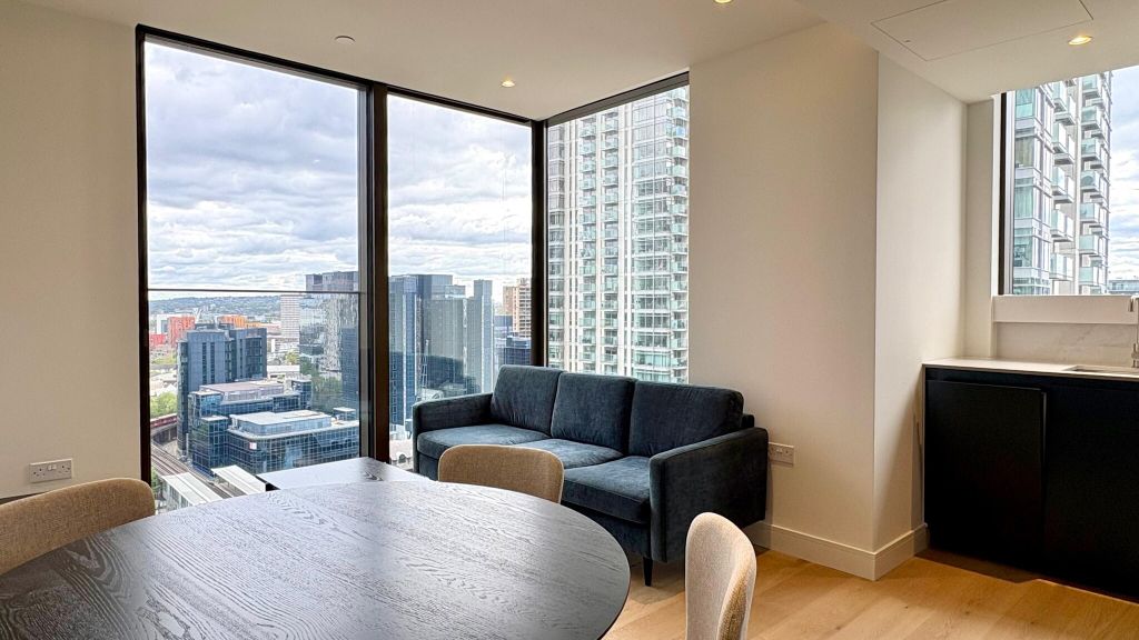 Property photo 3 of 18