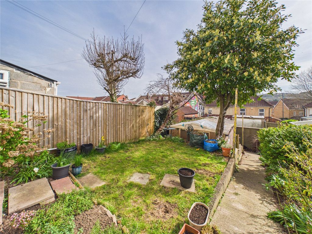 Property photo 3 of 27 Picture No. 19