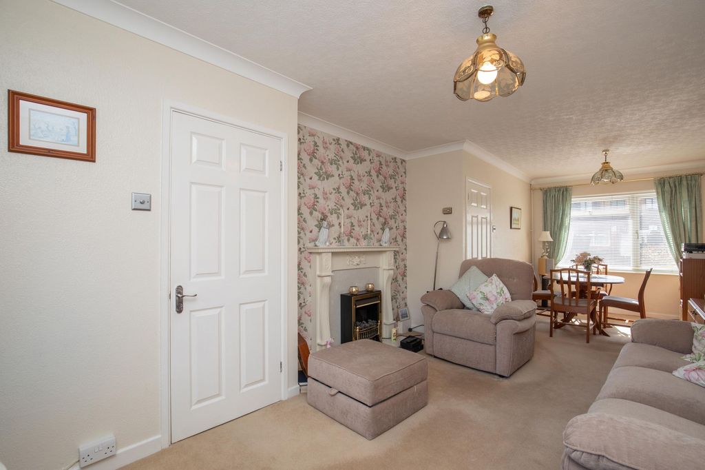 Property photo 2 of 23