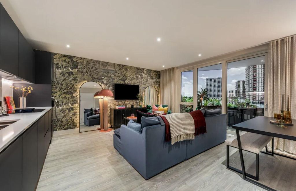 Property photo 2 of 12