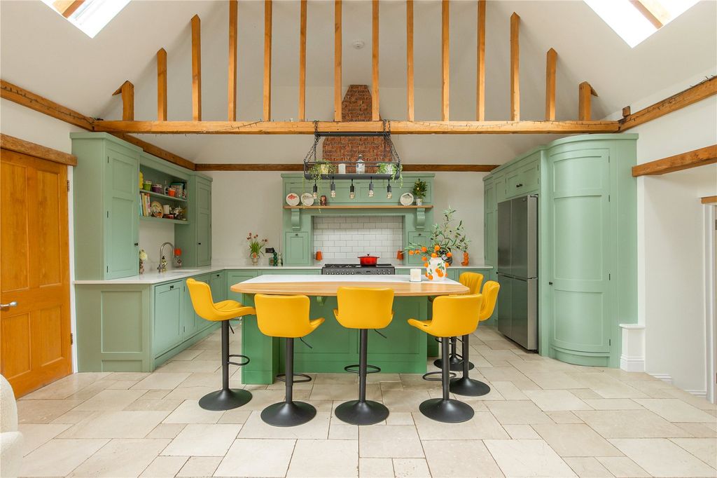 Property photo 3 of 20 Kitchen