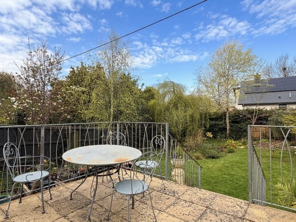 Property photo 2 of 28