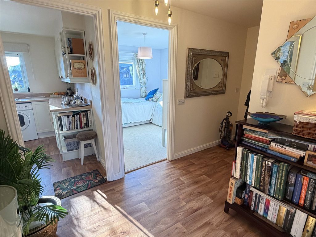 Property photo 3 of 12 Picture No. 11