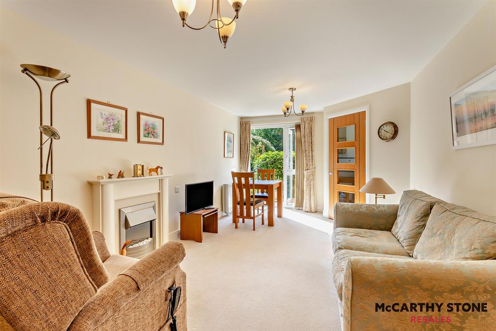 Property photo 2 of 30 8619666-Interior06-800.Jpg