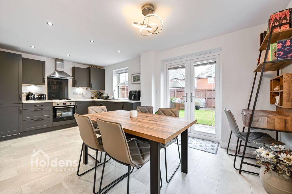 Property photo 2 of 22