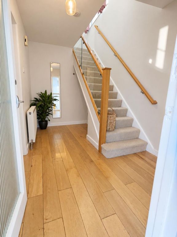 Property photo 2 of 15 Entrance Hall
