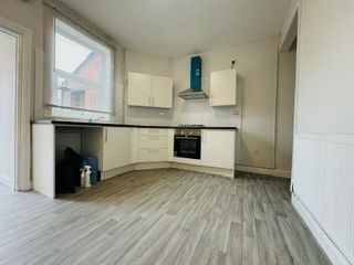 Property photo 3 of 9 251 Leigh 3