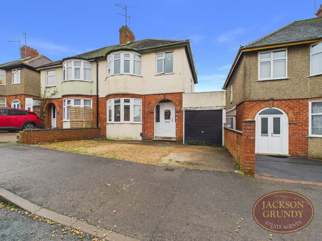 Property photo 1 of 12 Whiteland Road