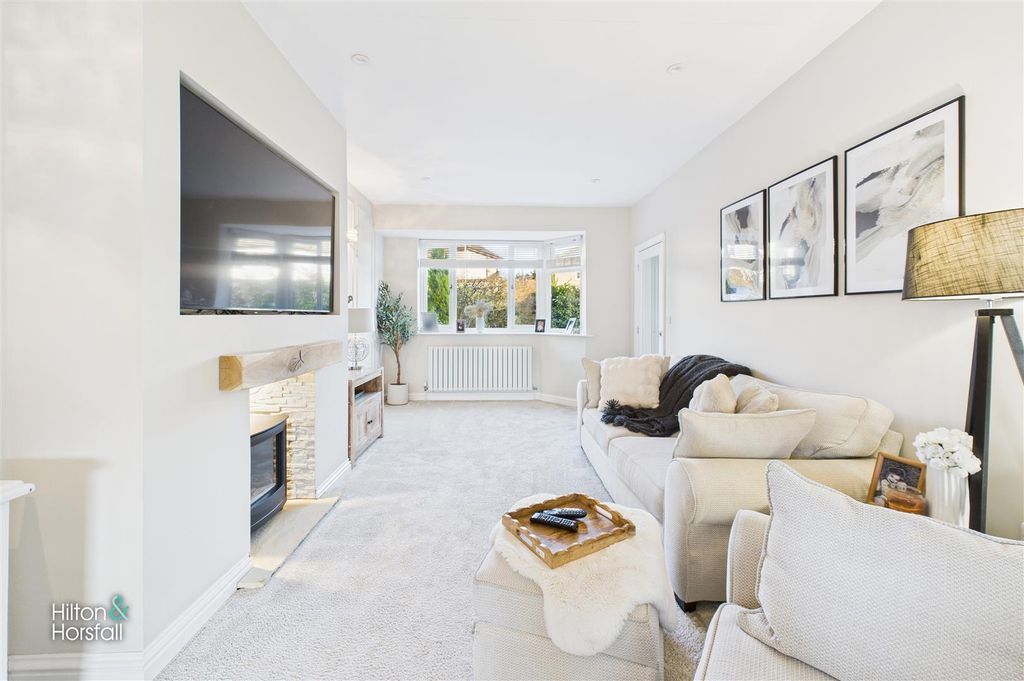 Property photo 3 of 23 Whittycroft Drive