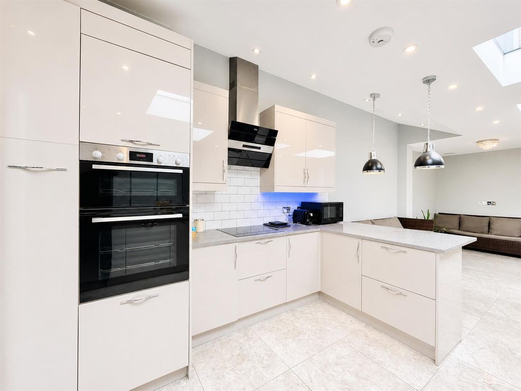 Property photo 1 of 14 Kitchen