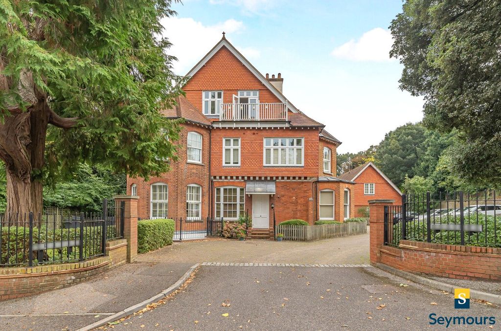 Property photo 1 of 15 Front Aspect