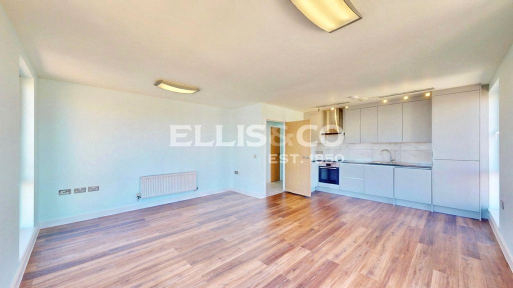 Property photo 1 of 26 Picture No. 04