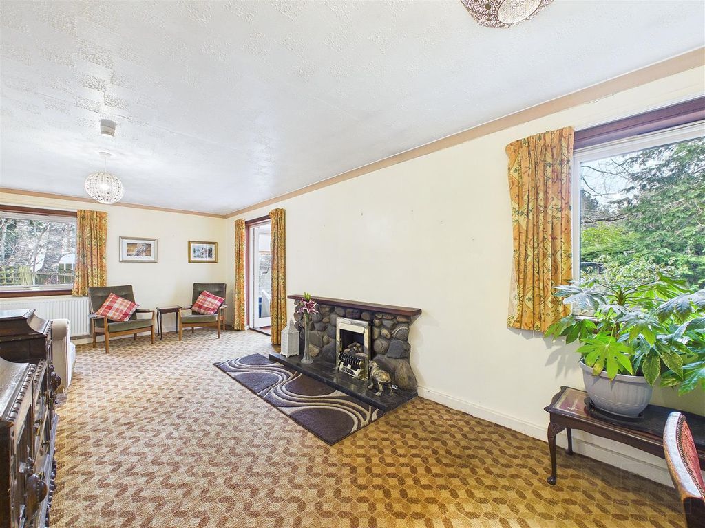 Property photo 2 of 25 Sitting Room &amp; Dining Area