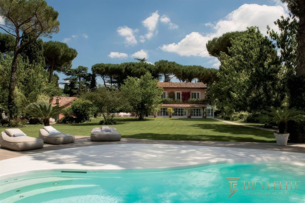 Property photo 1 of 16 Historic Villa With Pool: A Sanctuary In The Unesco Appia Antica Park
