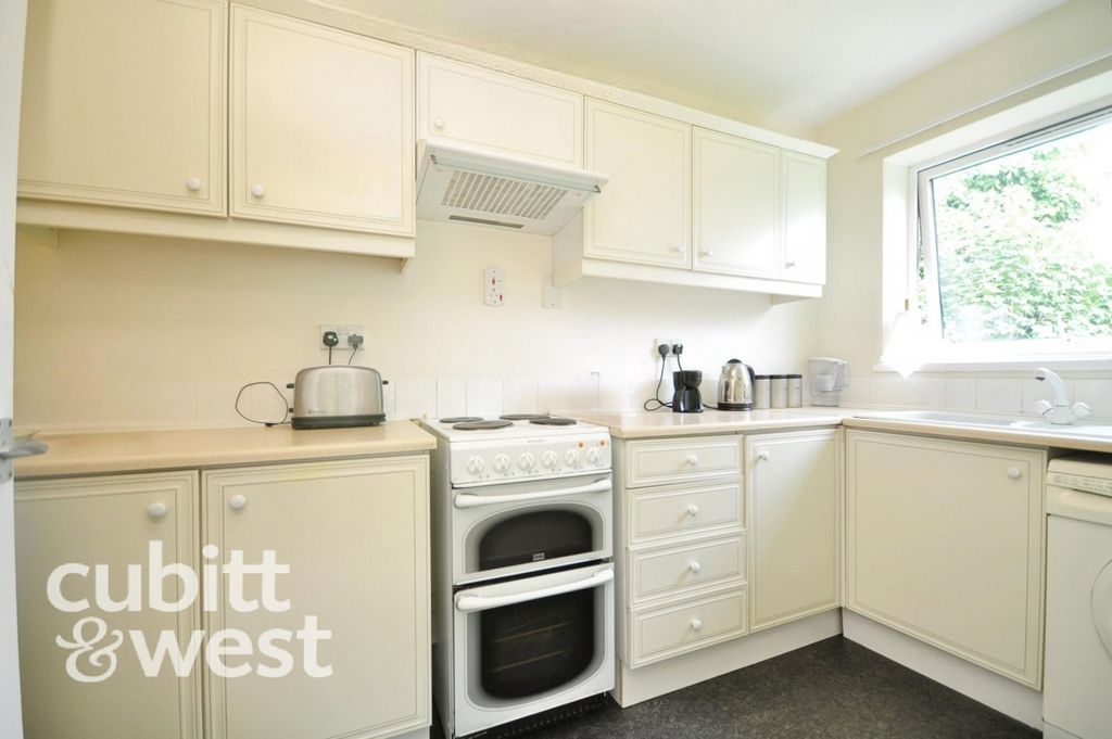 Property photo 3 of 5