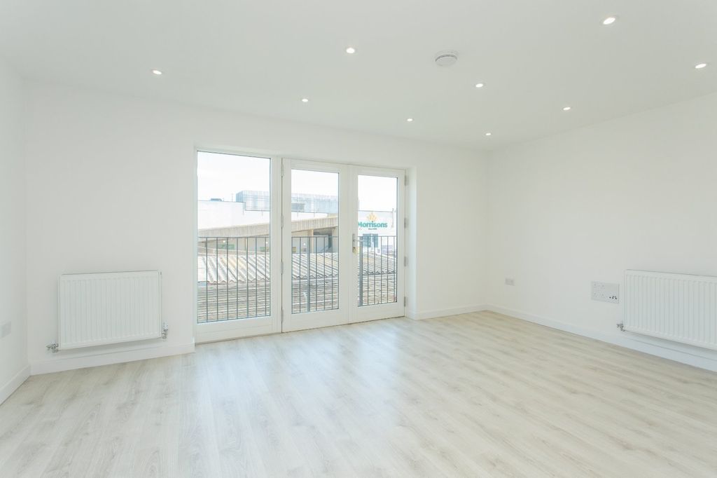 Property photo 3 of 19 Picture No. 07