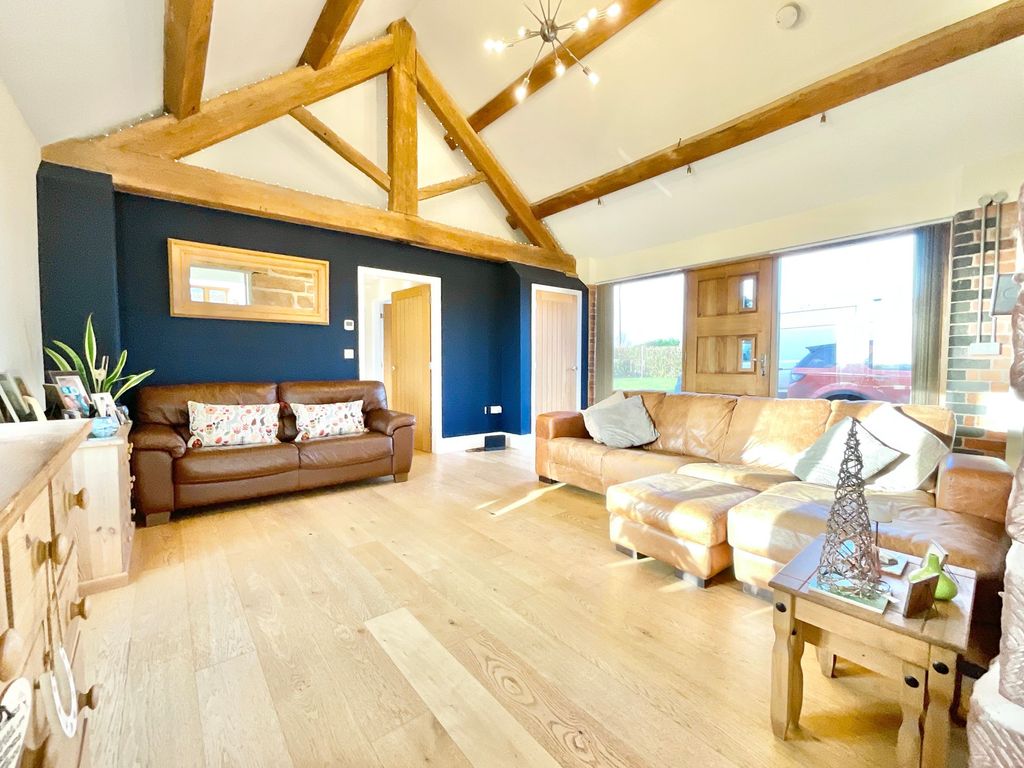 Property photo 3 of 28