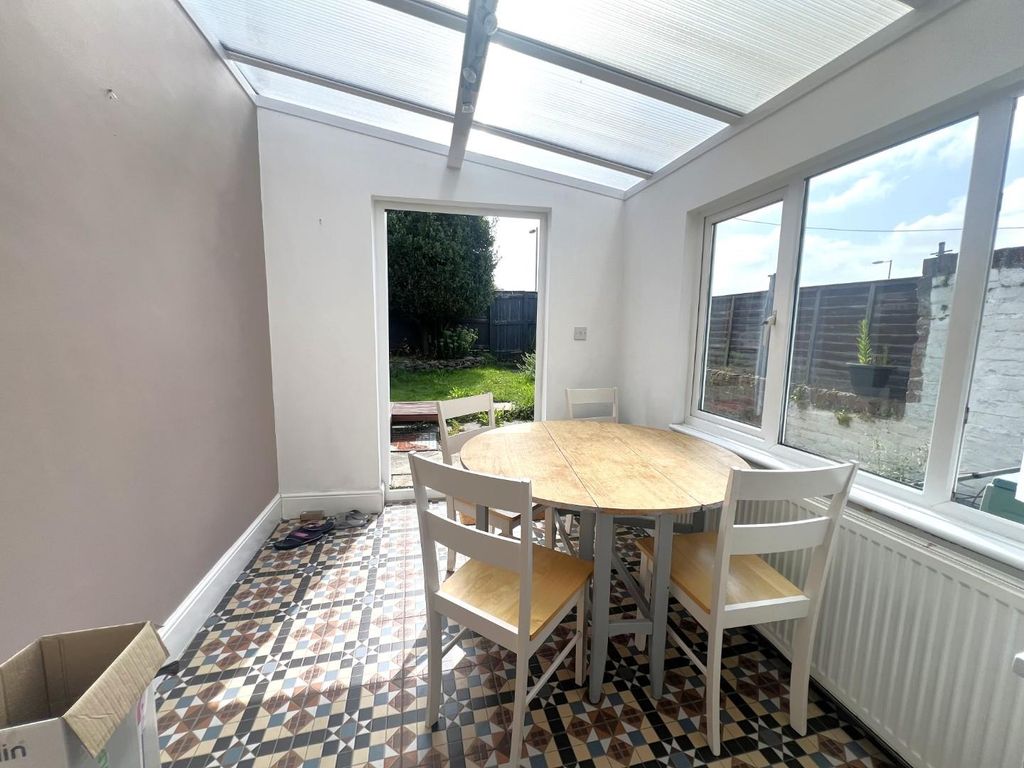 Property photo 3 of 7 Dining Area