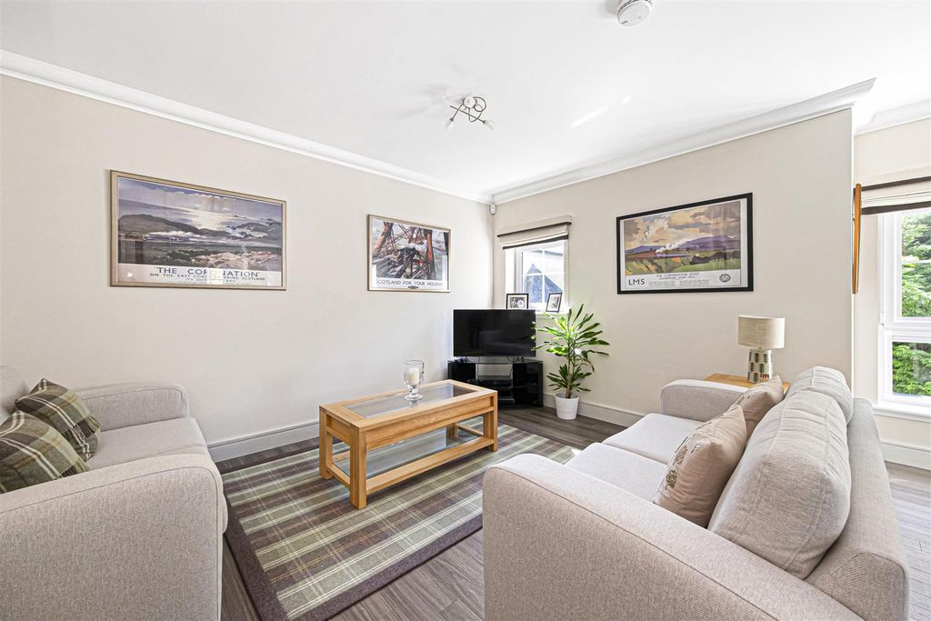 Property photo 3 of 27