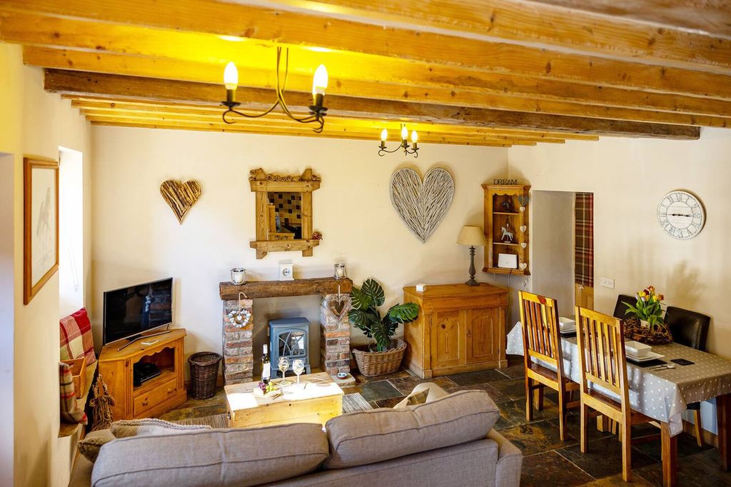 Property photo 1 of 17 Living Room