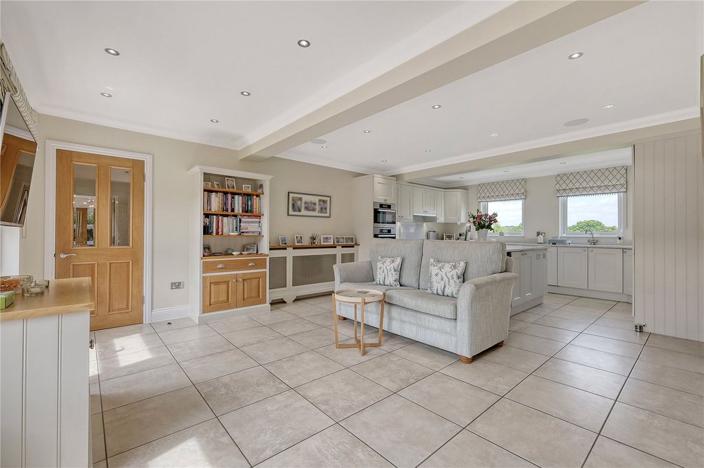Property photo 3 of 33 Picture No. 64