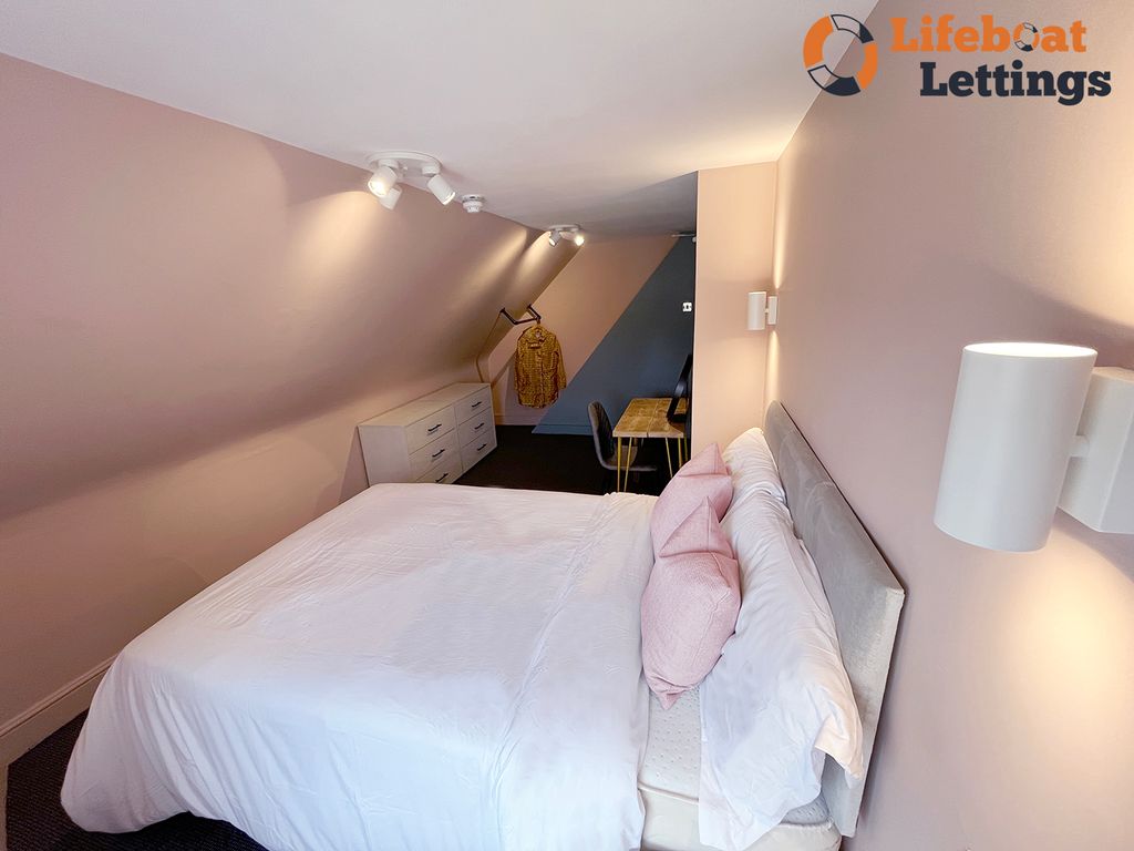 Property photo 1 of 9 Bedroom 5A