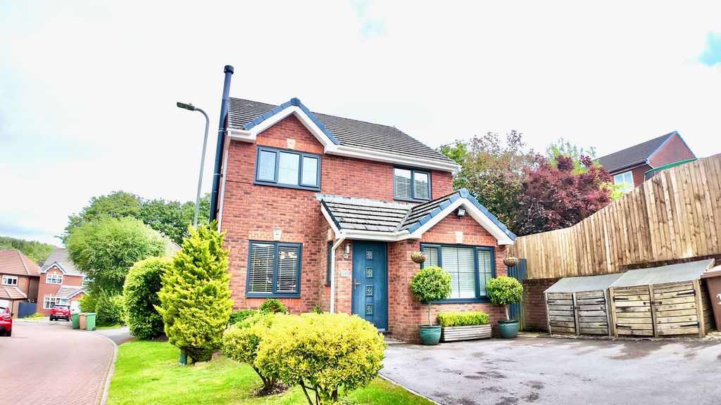 Property photo 1 of 33