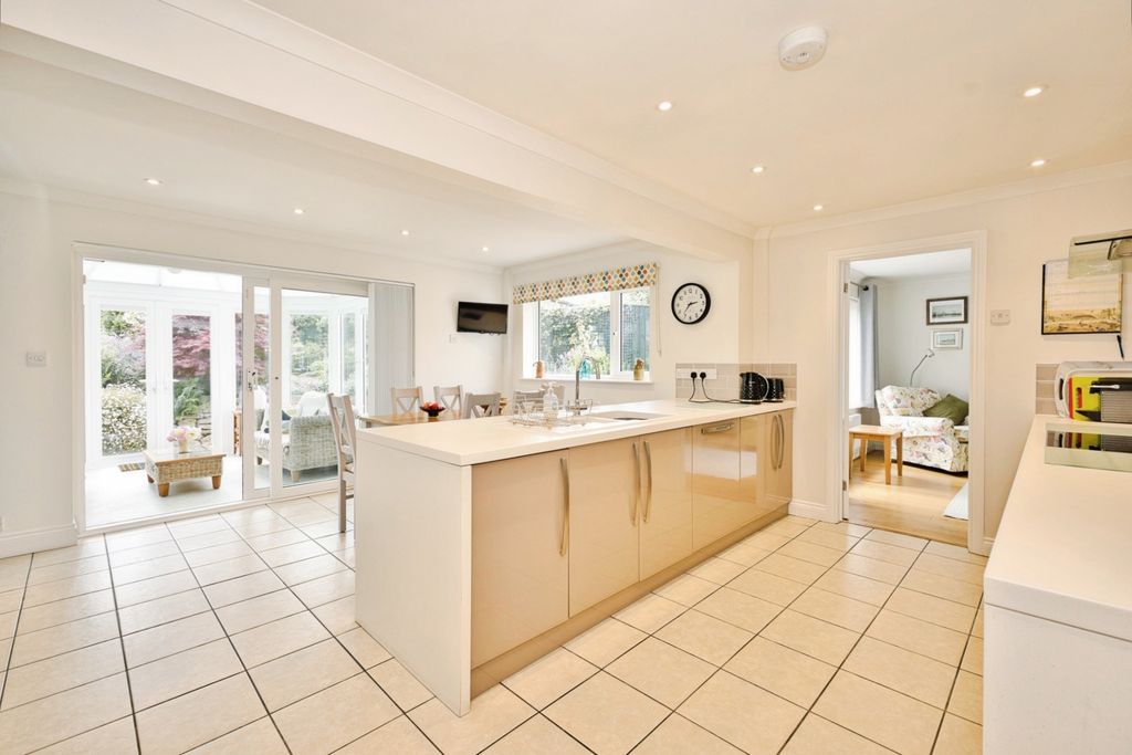 Property photo 3 of 22 Kitchen/Diner