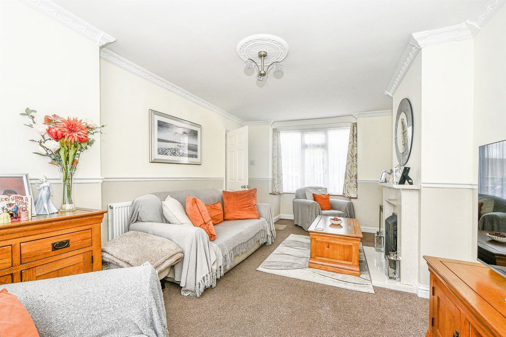 Property photo 2 of 19