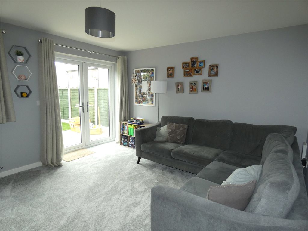 Property photo 2 of 14 Lounge