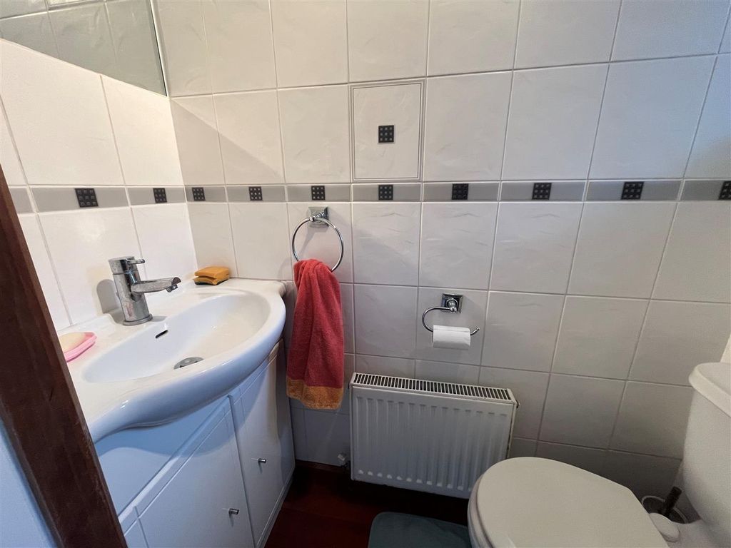 Property photo 3 of 13 Cloakroom.Jpg