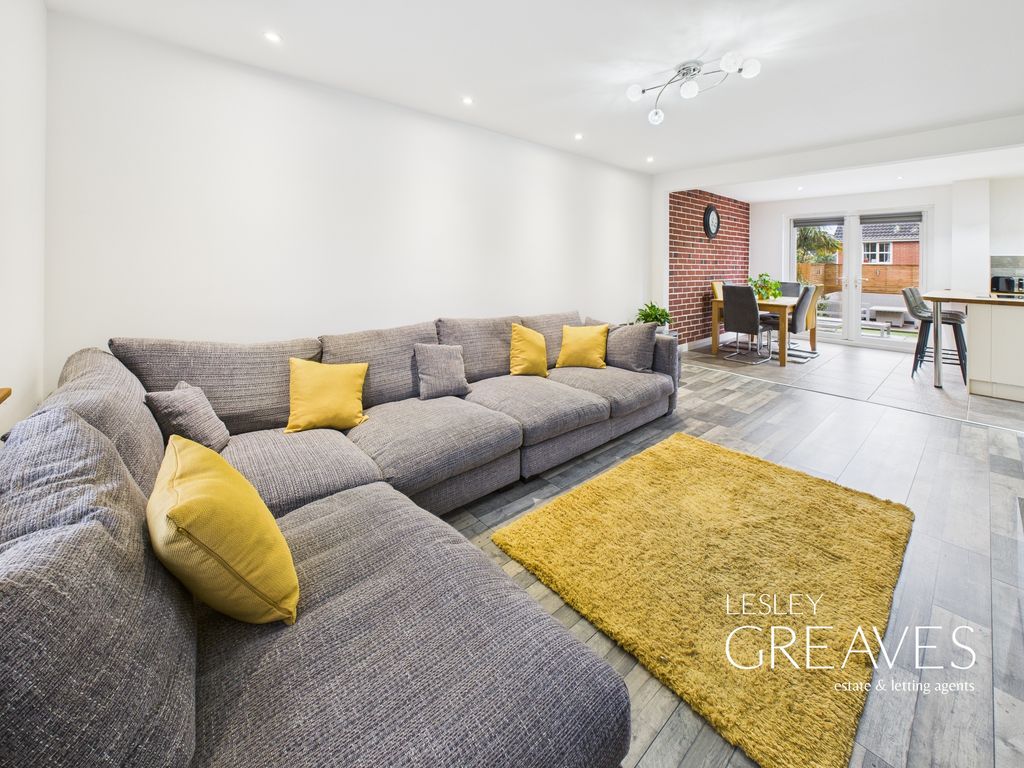 Property photo 3 of 30 Living Room