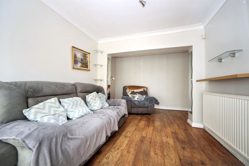Property photo 2 of 24
