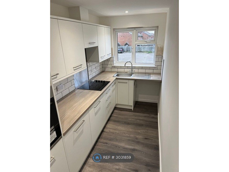 Property photo 2 of 12 Kitchen