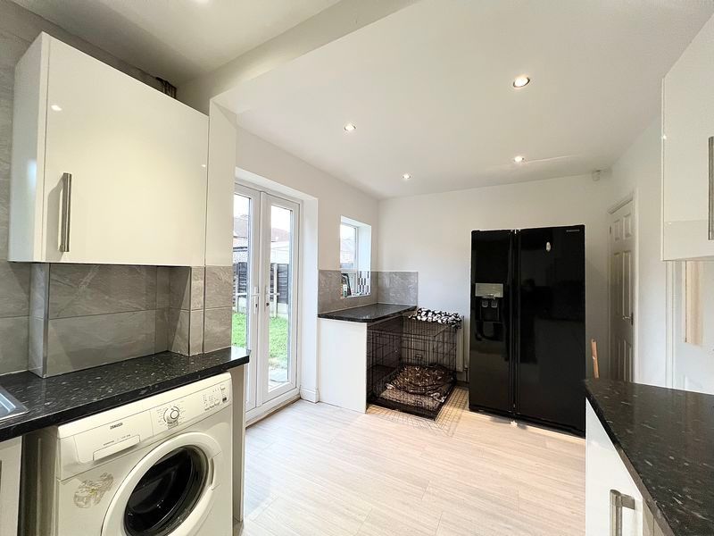 Property photo 3 of 12 Photo 6