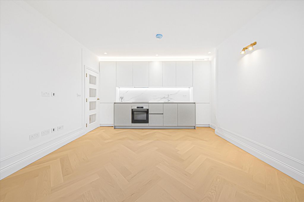 Property photo 2 of 17 Image